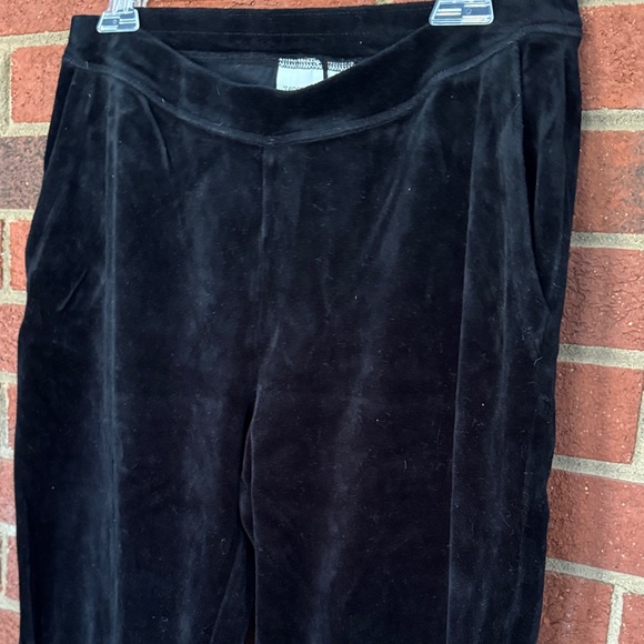 Zenergy By Chico’s Black Velour Pull On Pants - Picture 3 of 6
